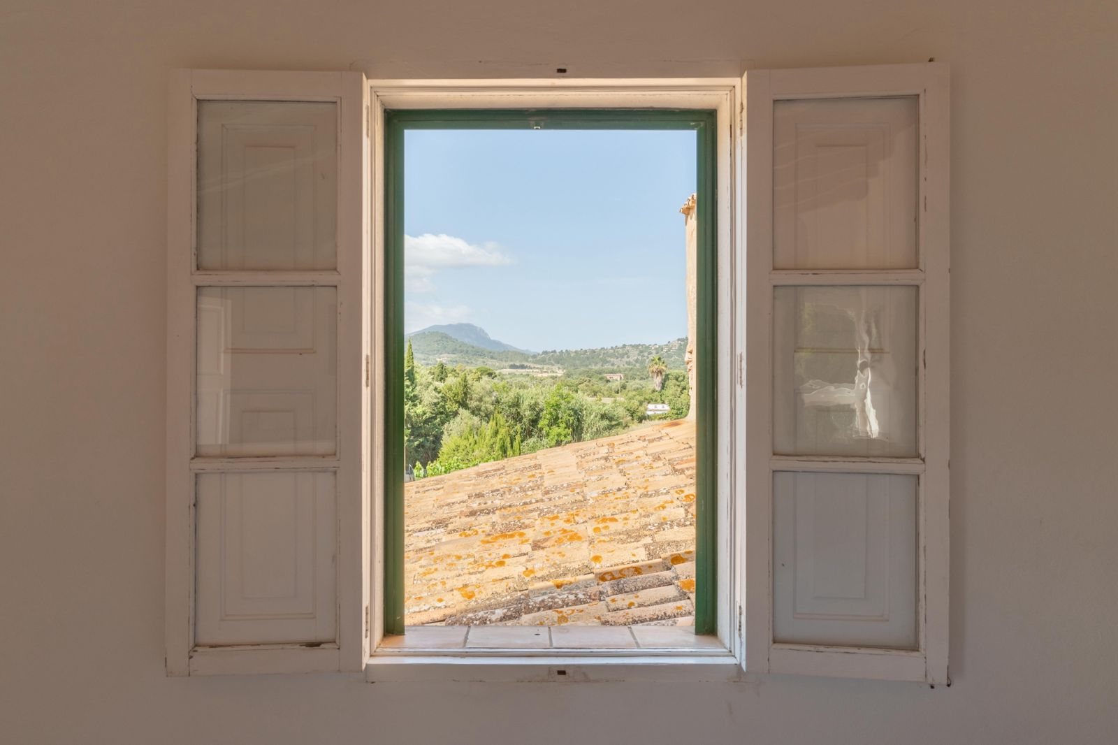 Window onto the valley · Finca Sa Sinia